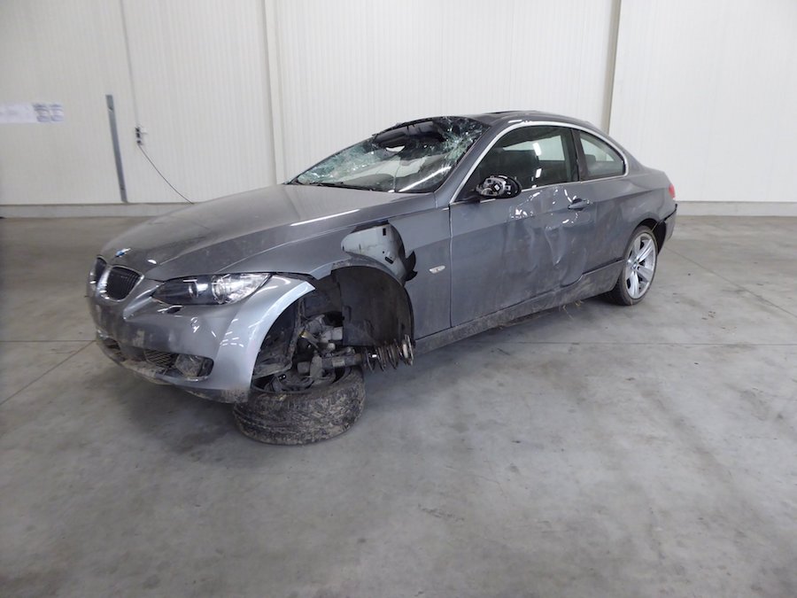 Unfaller: BMW 335i Coupé (E92)