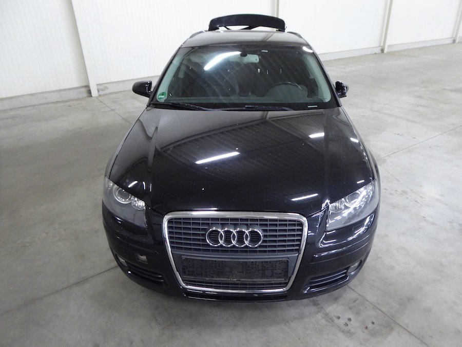 Unfaller: AUDI A3 2.0 TFSI Sportback (8PA)