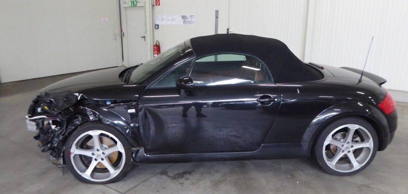 Unfaller: AUDI TT 1.8T Quattro Roadster (8N) Unfaller: AUDI TT 1.8T Quattro Roadster (8N)