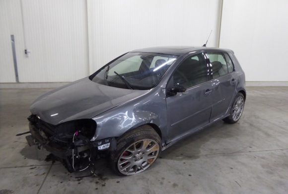 Unfaller: VW Golf 5 GTI Edition 30 (Typ 1K)