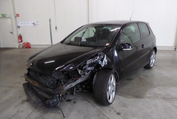 Unfaller: VW Golf 5 GTI 3-Türer (Typ 1K)