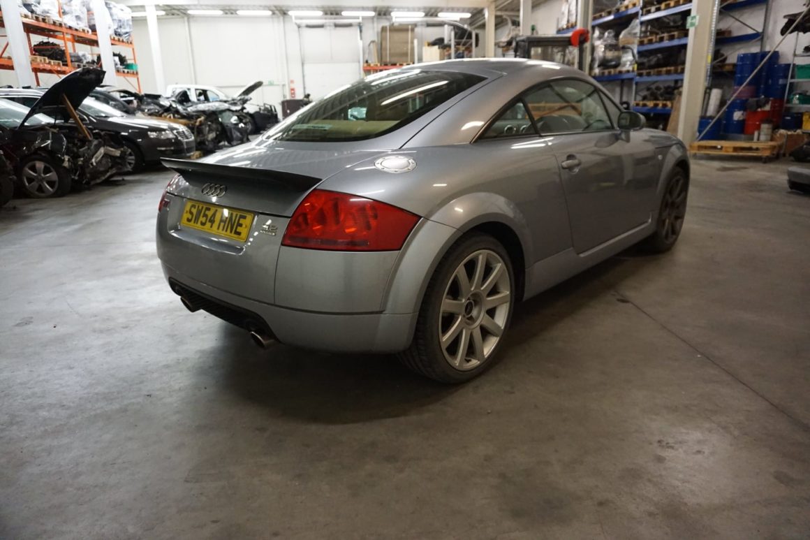 Verkaufe: AUDI TT Coupe DSG V6 3.2 Coupe quattro (8N) / Rechtslenker