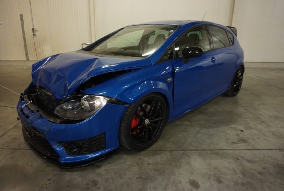 Unfaller: SEAT Leon II Cupra R (Typ 1P)